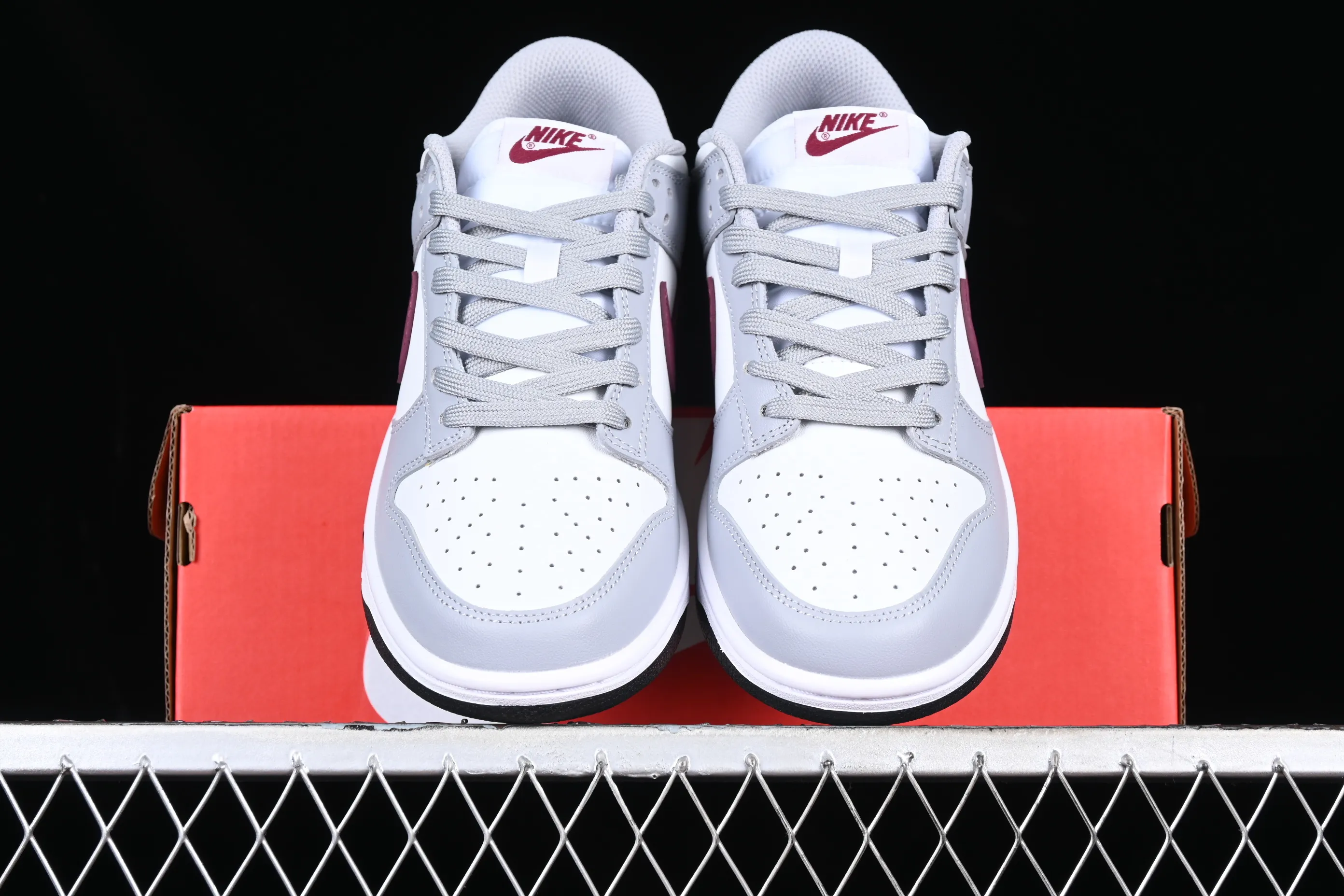 All categories Nk SB Dunk series Nk SB Dunk Low low-top sneakers J version Nk Dunk Low "Grey White" gray burgundy low-top retro sports and leisure sneakers DD1503-122